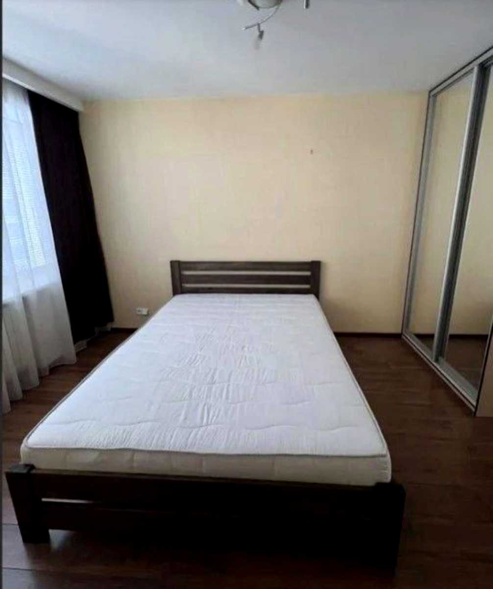 1878304430351869