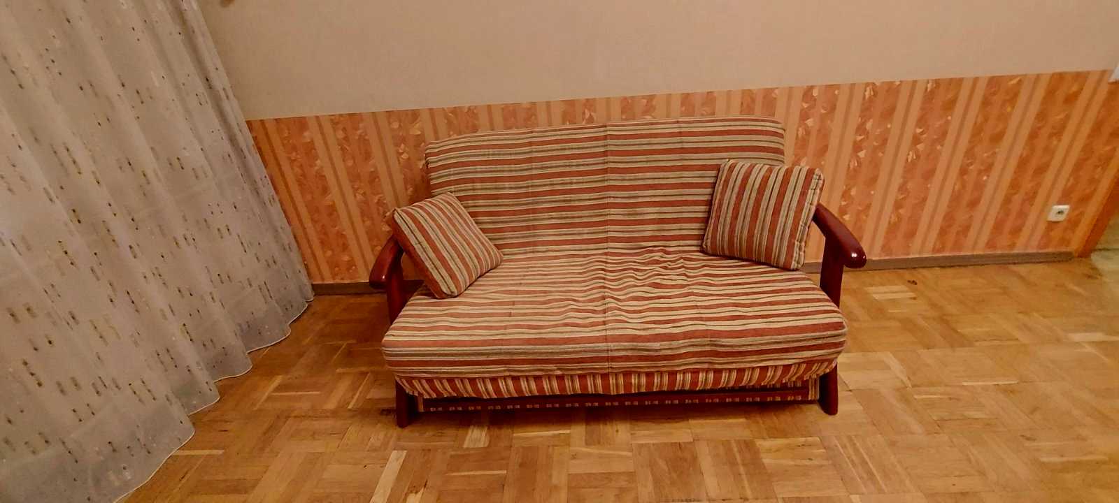 1878304715383561