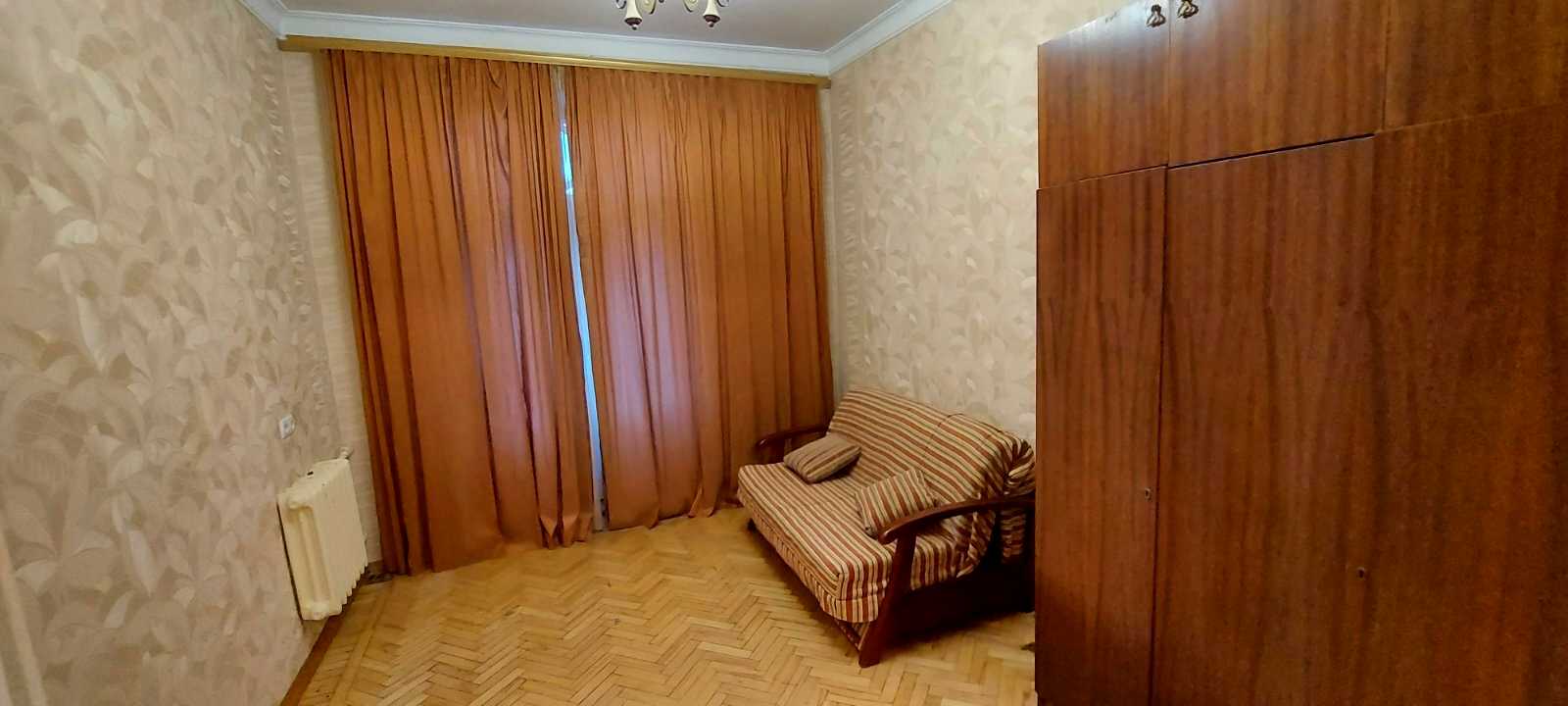 1878304715453550