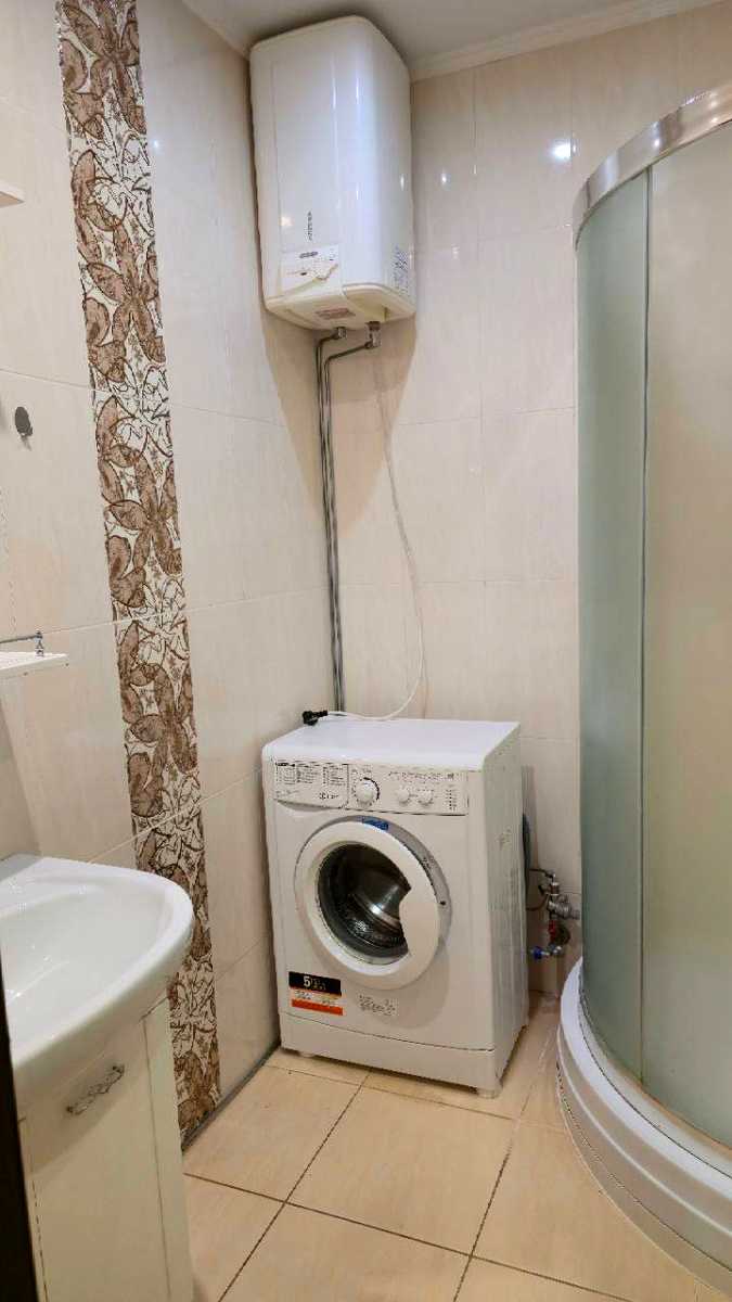 1878305666303715