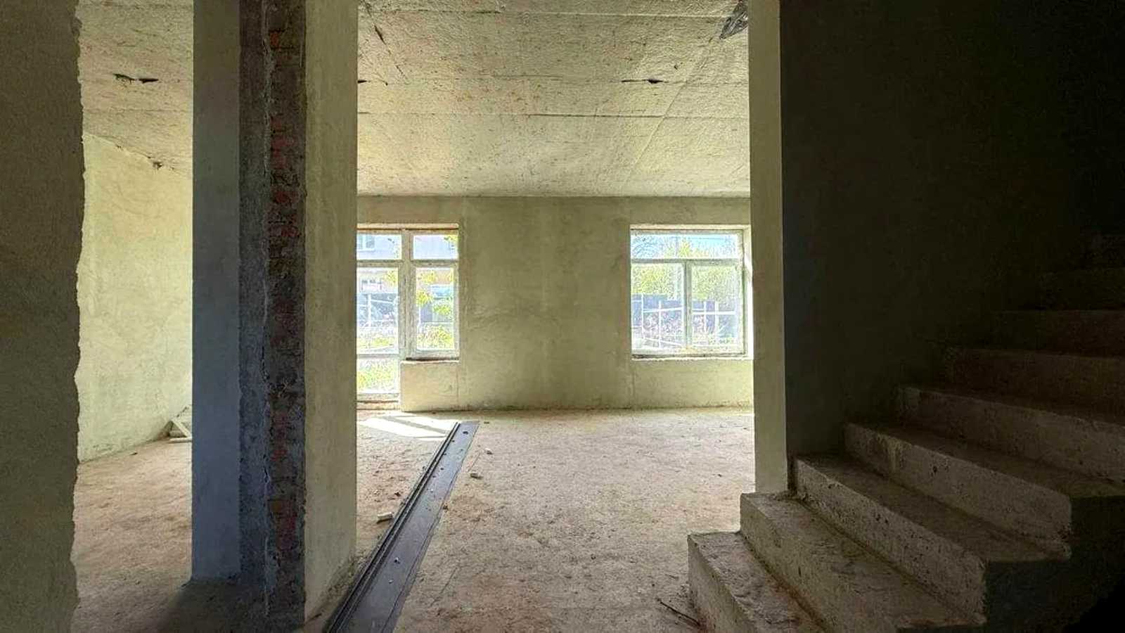 1878306044323516
