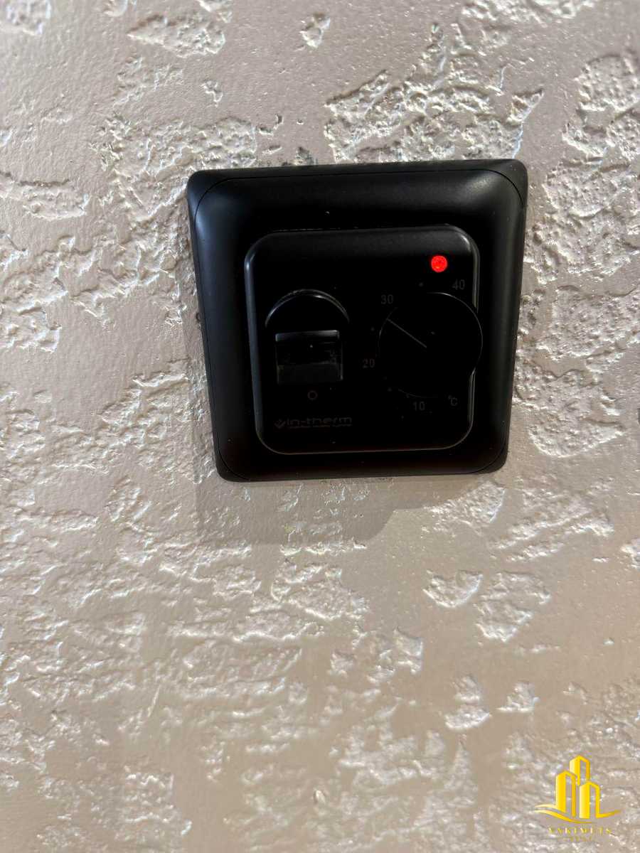 1878306854219318