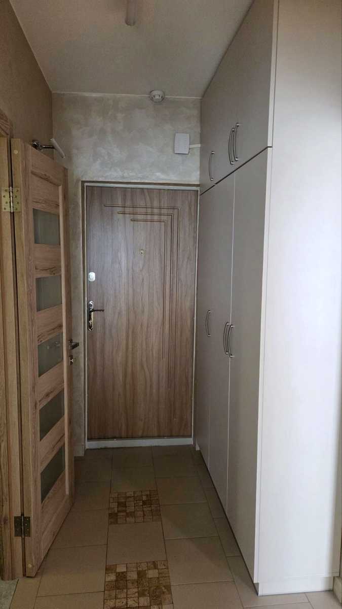 1878307647300564