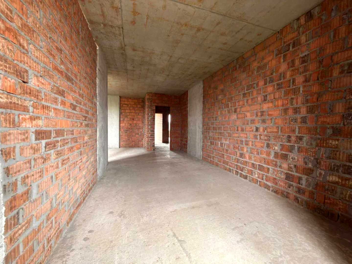 1878307991607939