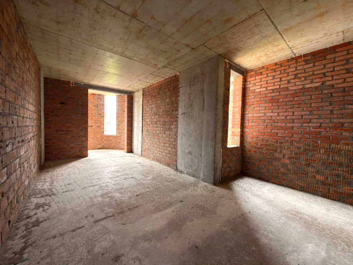 1878307992348316