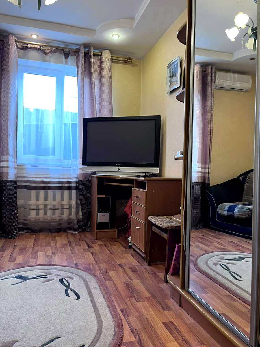 1878309514436296