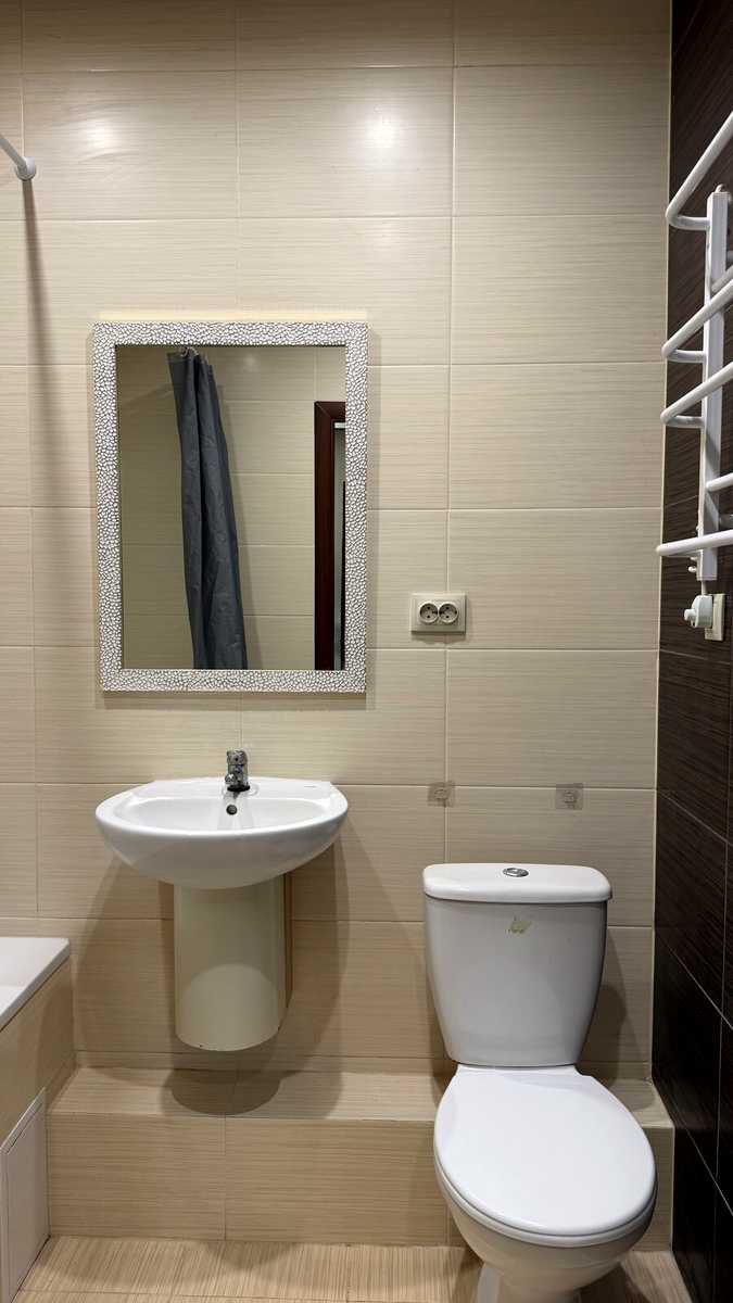 1878321847999386