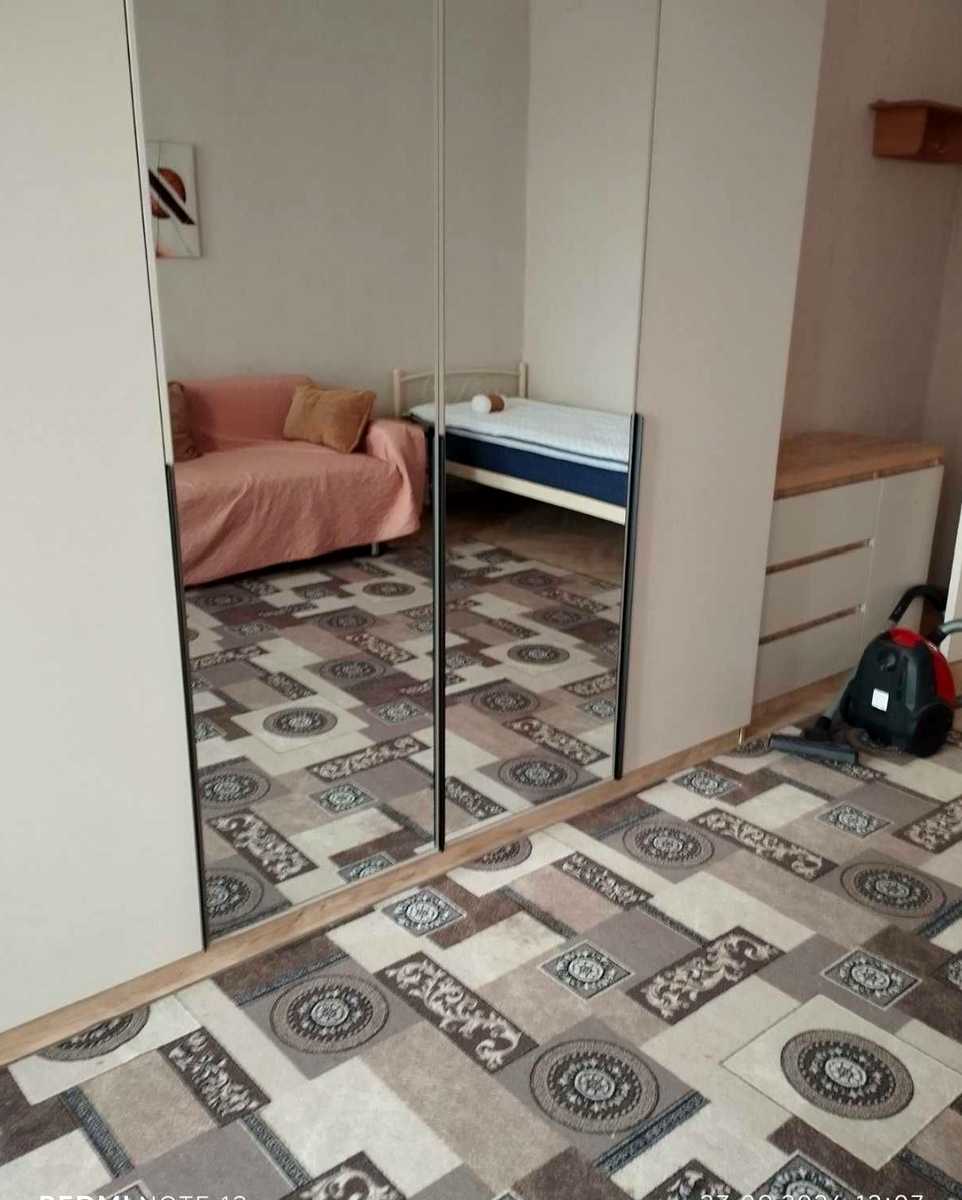 1878326109775689