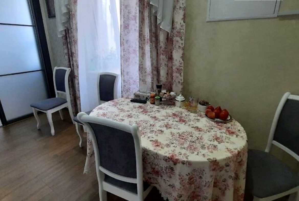 1878337916347803