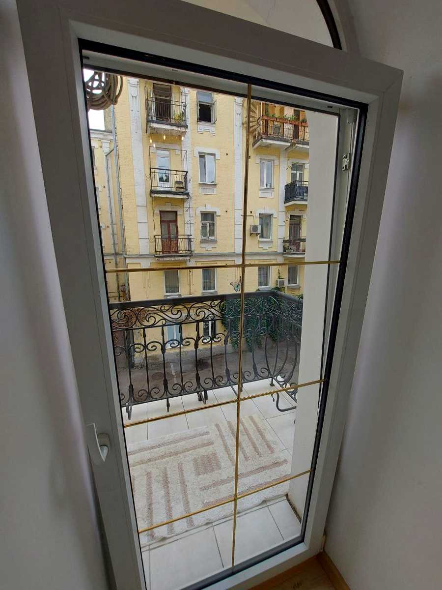 1878366684275885