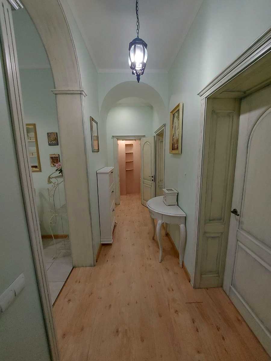 1878366685379965