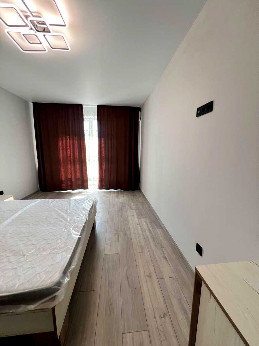 1878373084536448