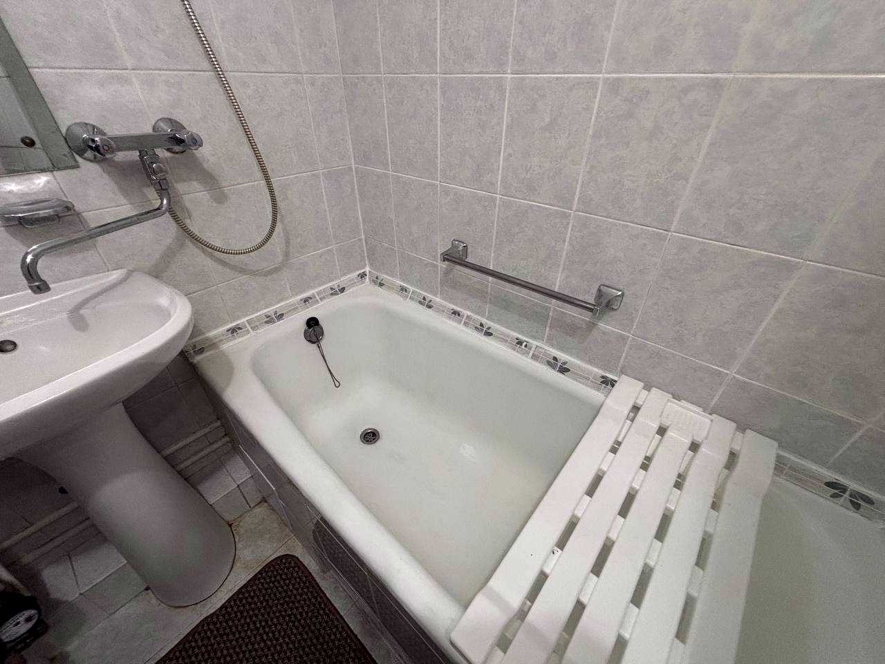 1878375915976220
