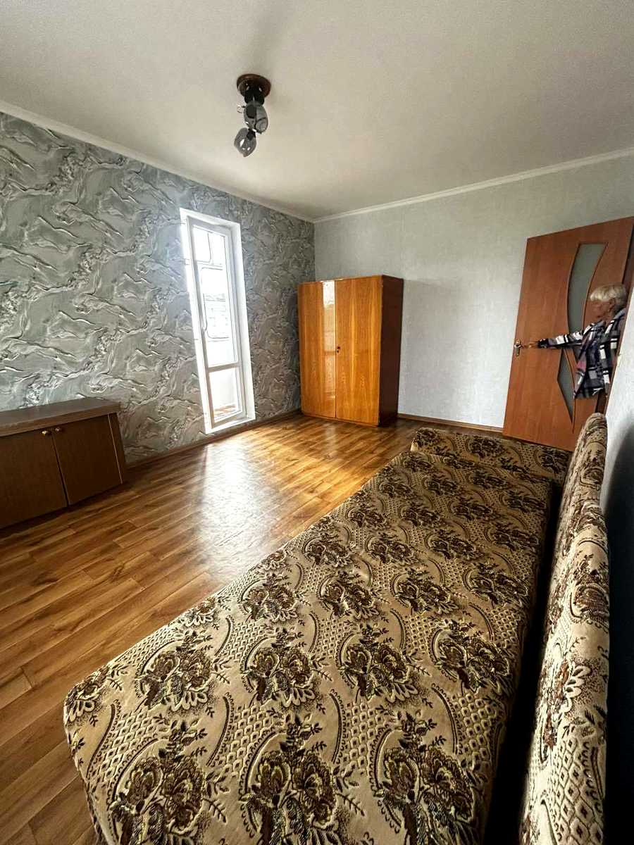 1878376893122570
