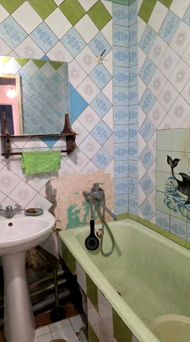 1878377843825905