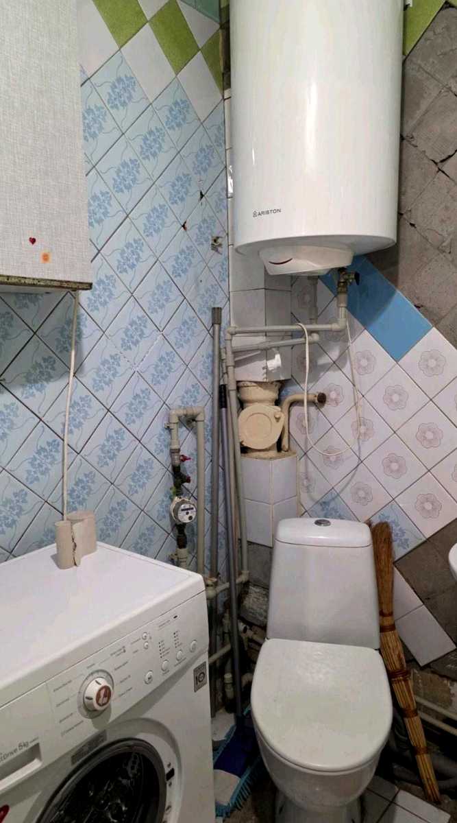1878377843830596