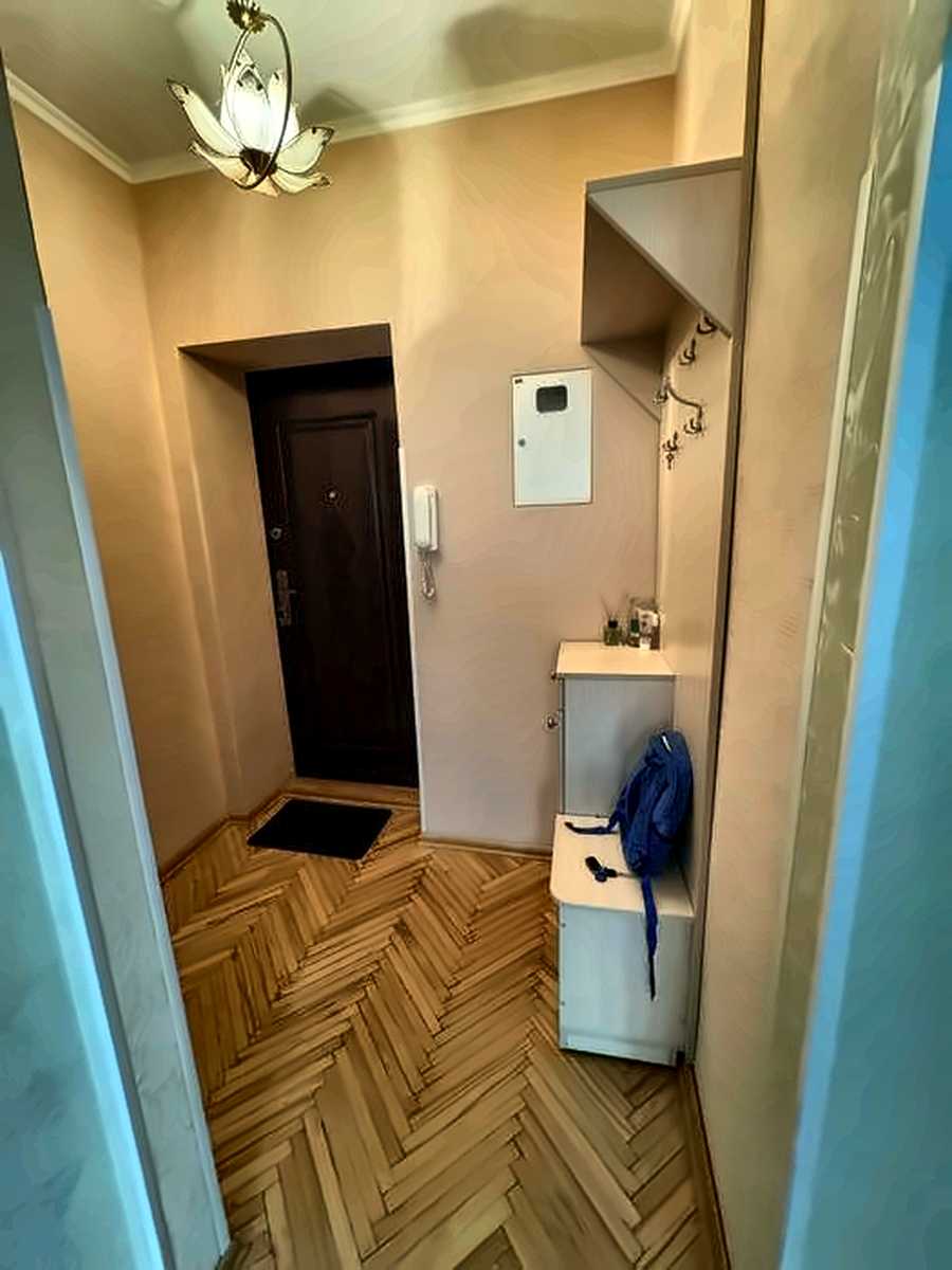 1878381755272463
