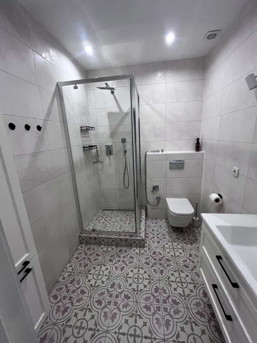 1878381756419209