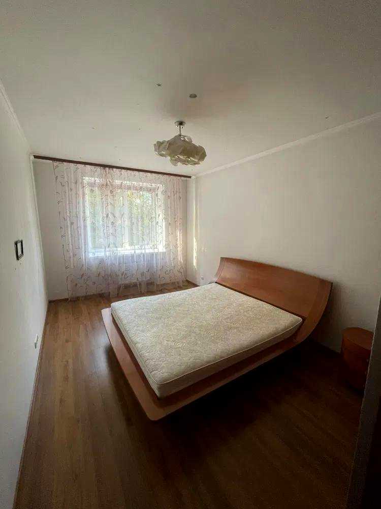 1878382245141379