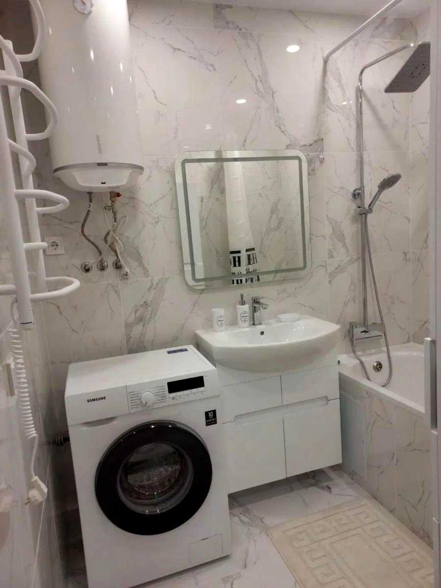 1878383584132355