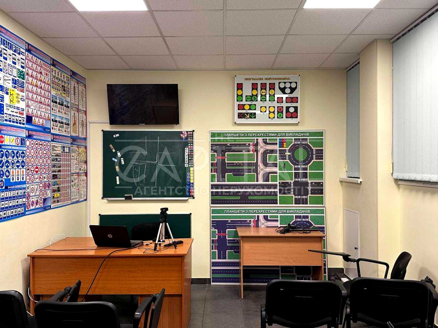 1878384142666651