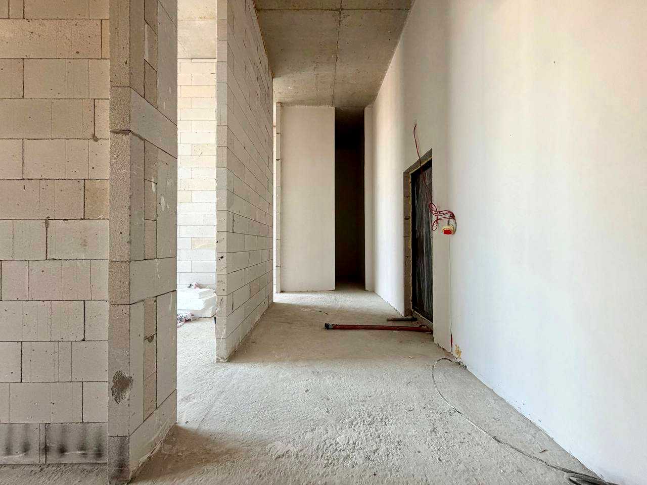 1878385574350342