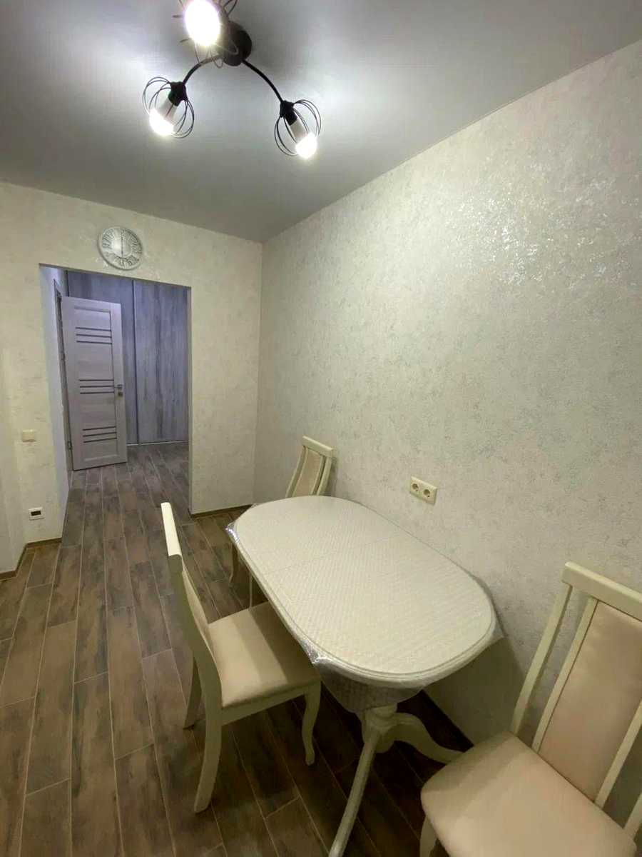 1878385692702780