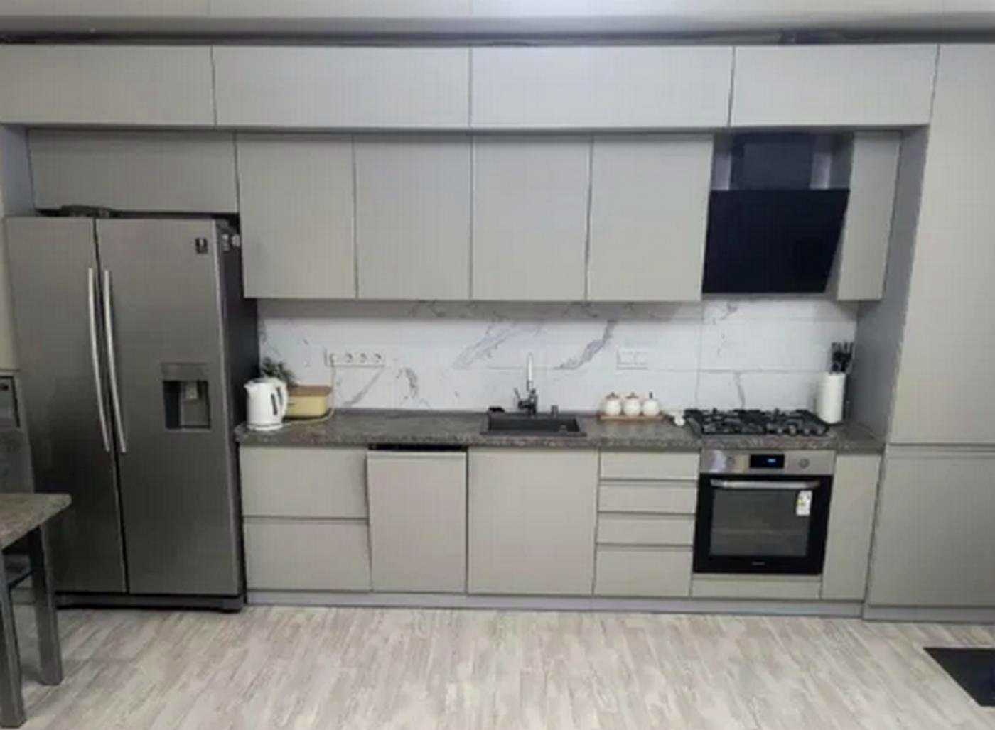 1878385776210560