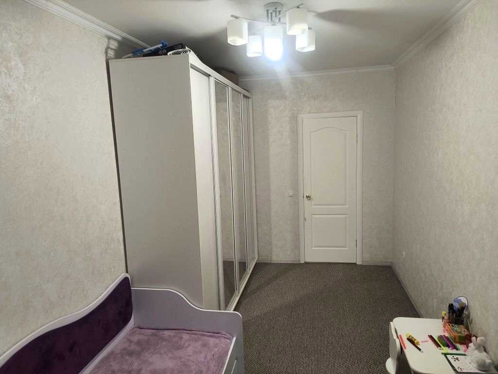 1878385776700063