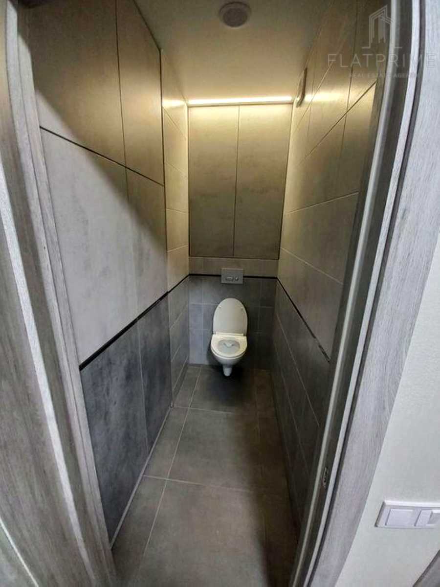 1878385936745908