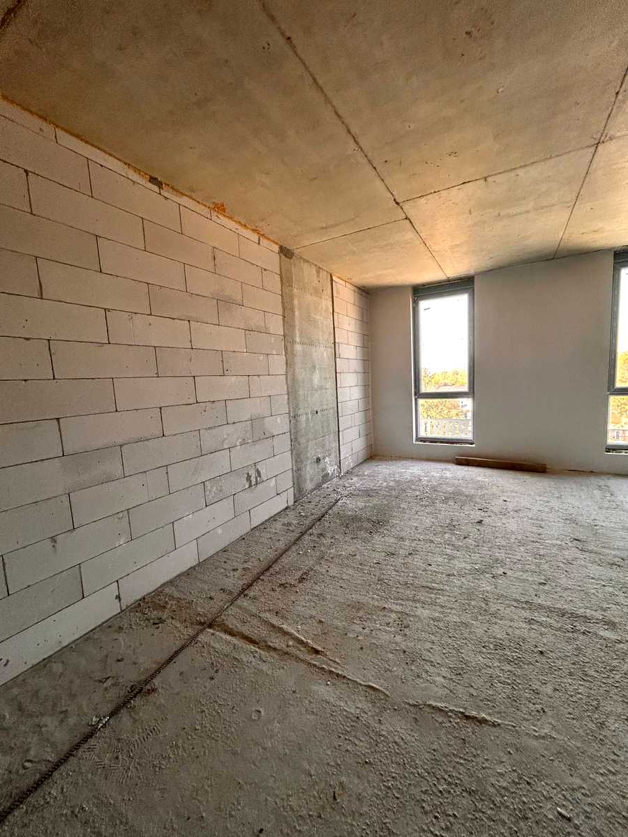 1878386343838419