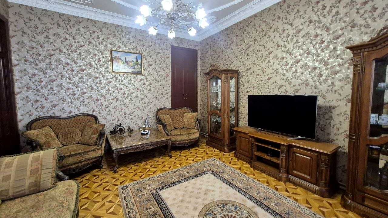 1878386493791899