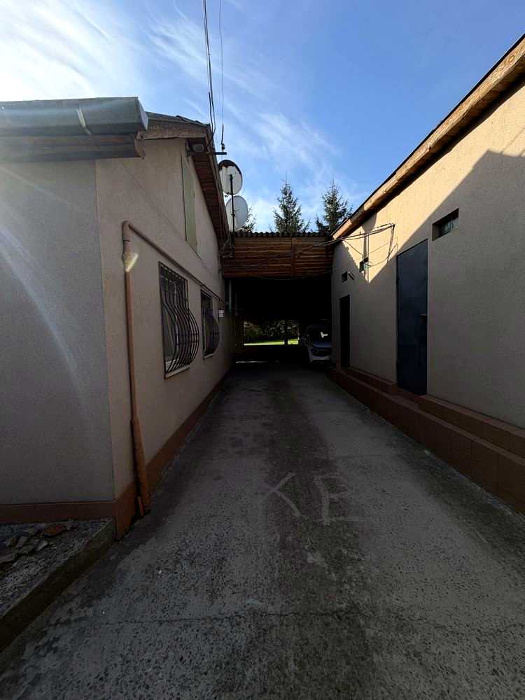 1878387299296168