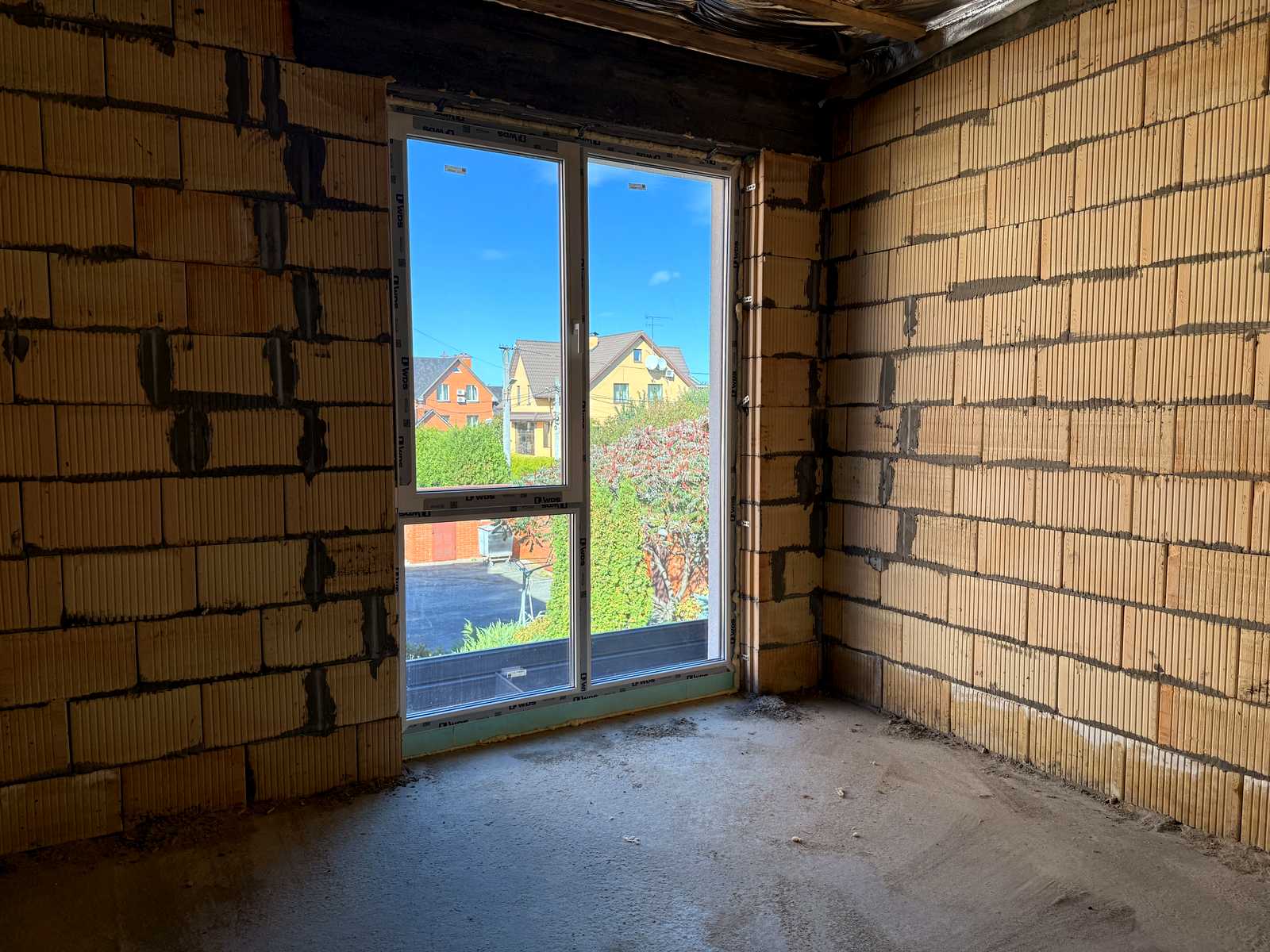 1878387669712342