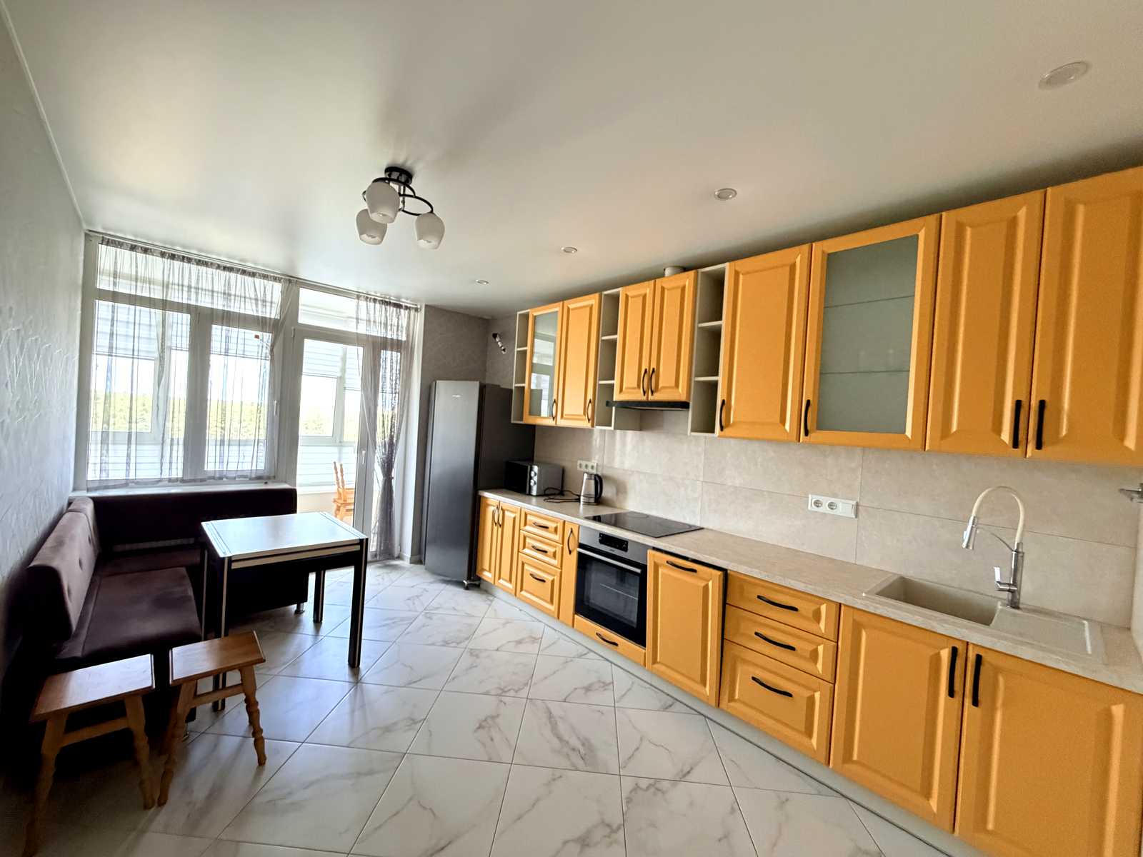 1878389084844909