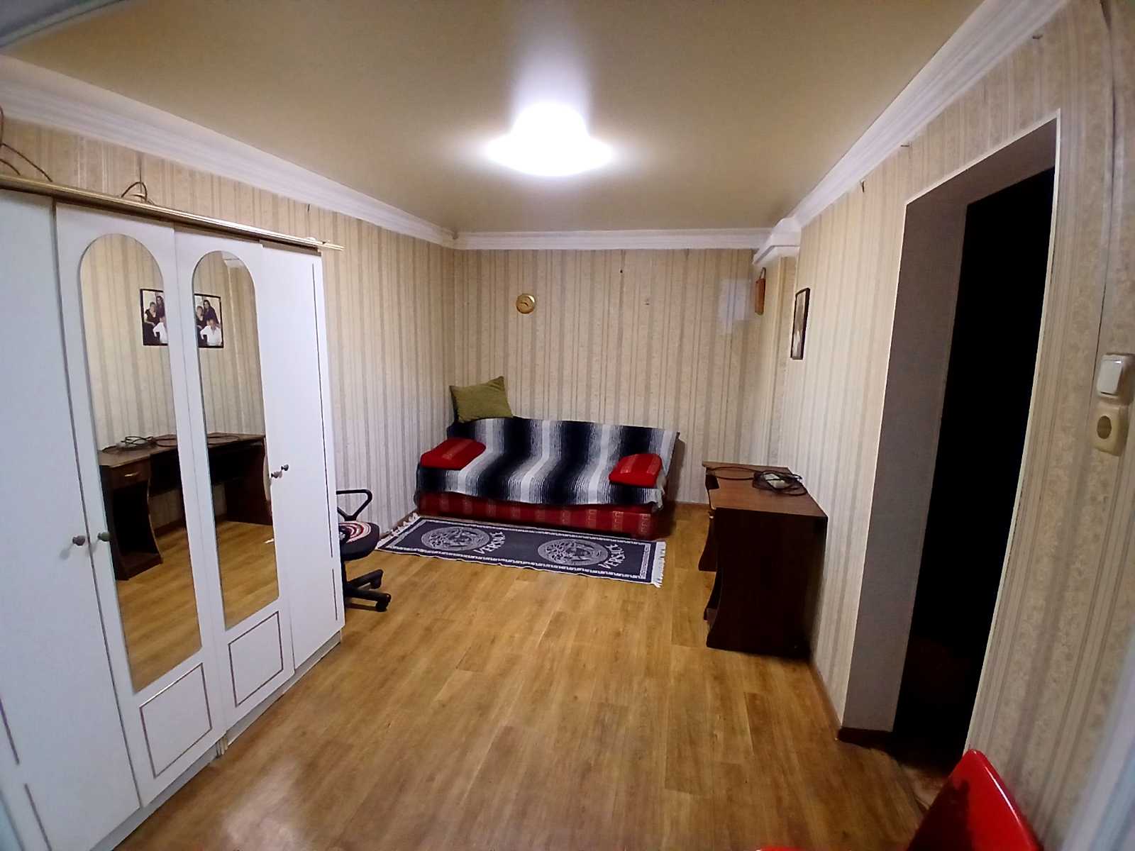 1878391767720285