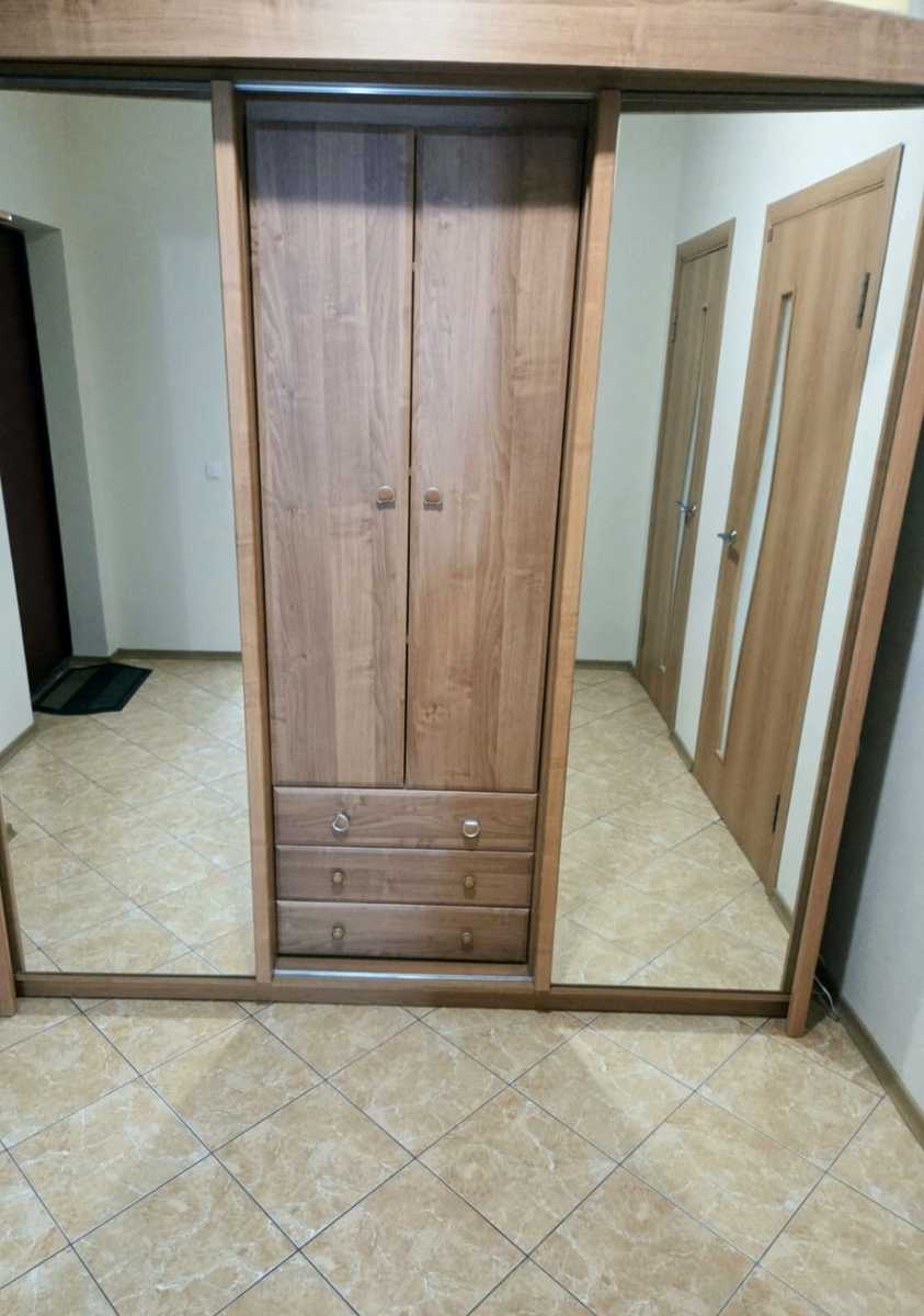 1878392808982943