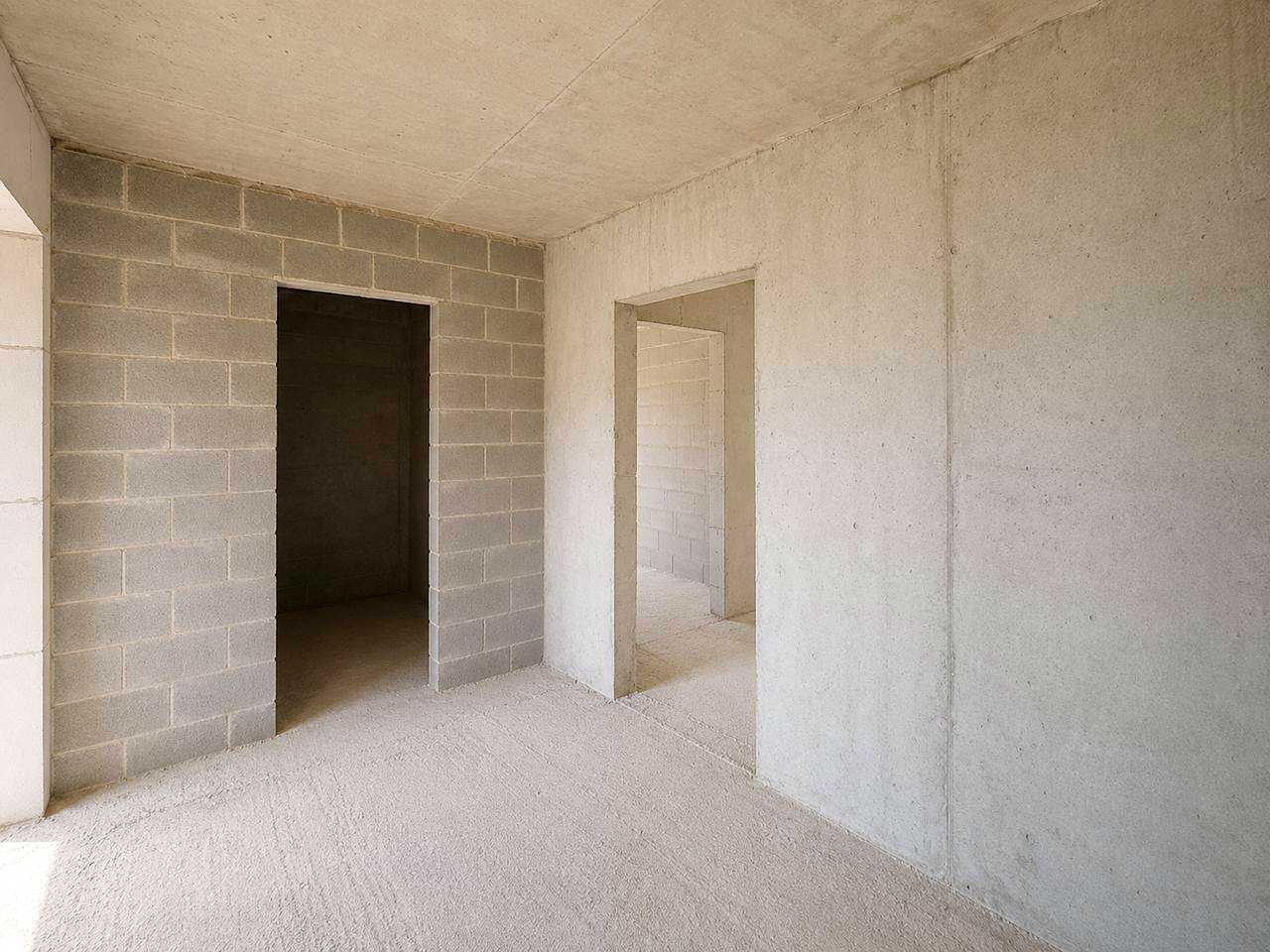 1878393778359345