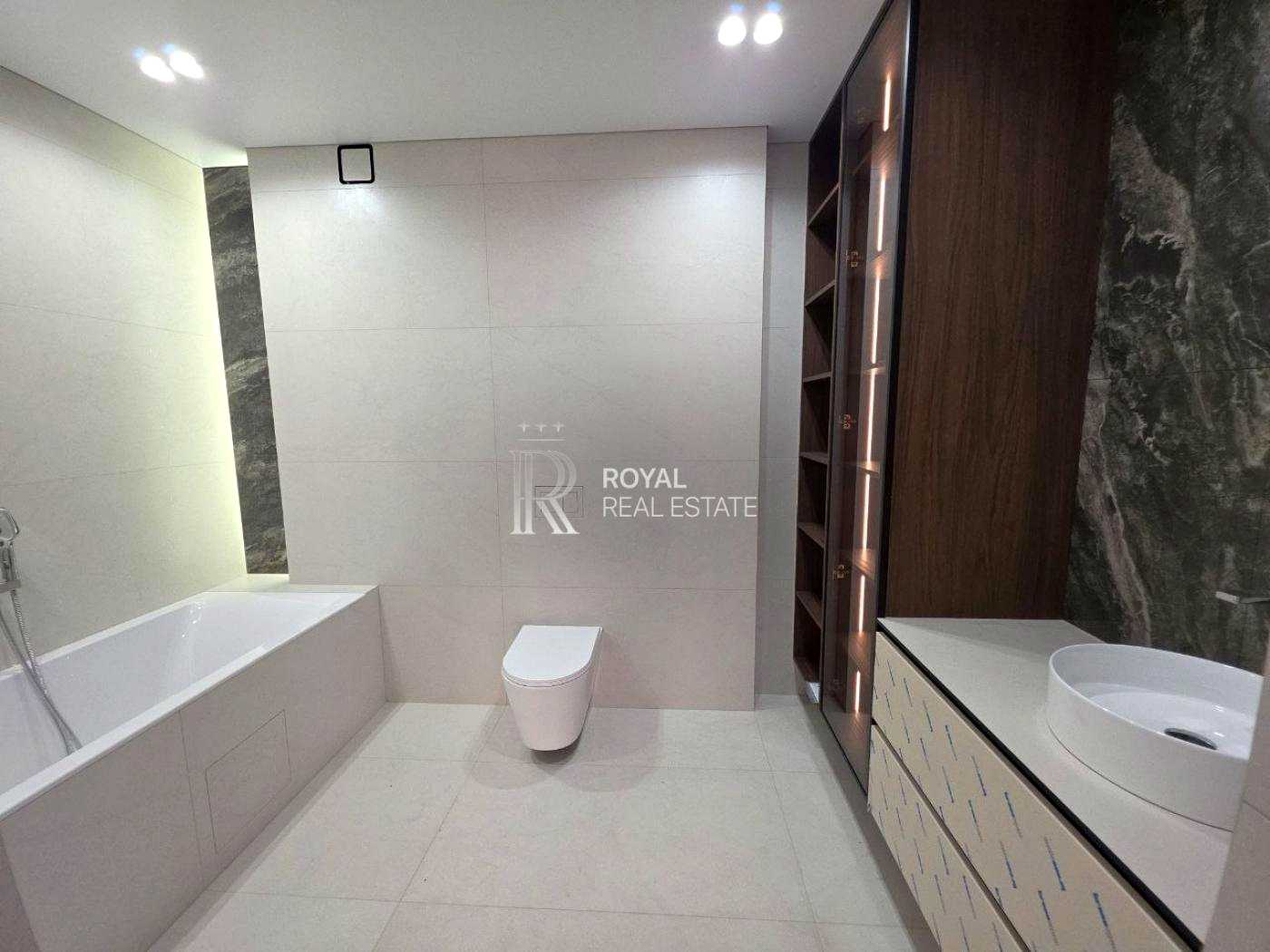 1878394138534037