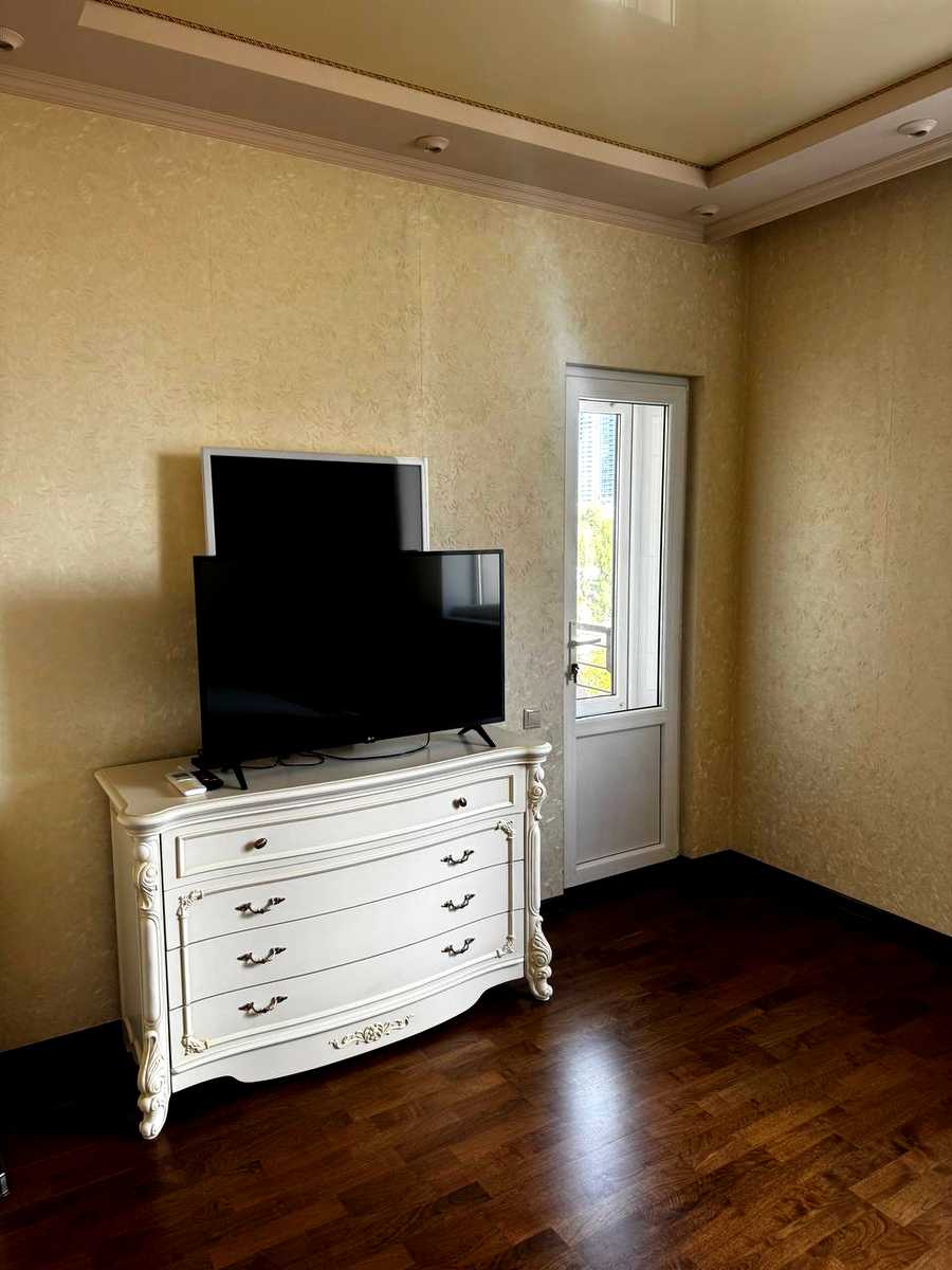 1878396142973846