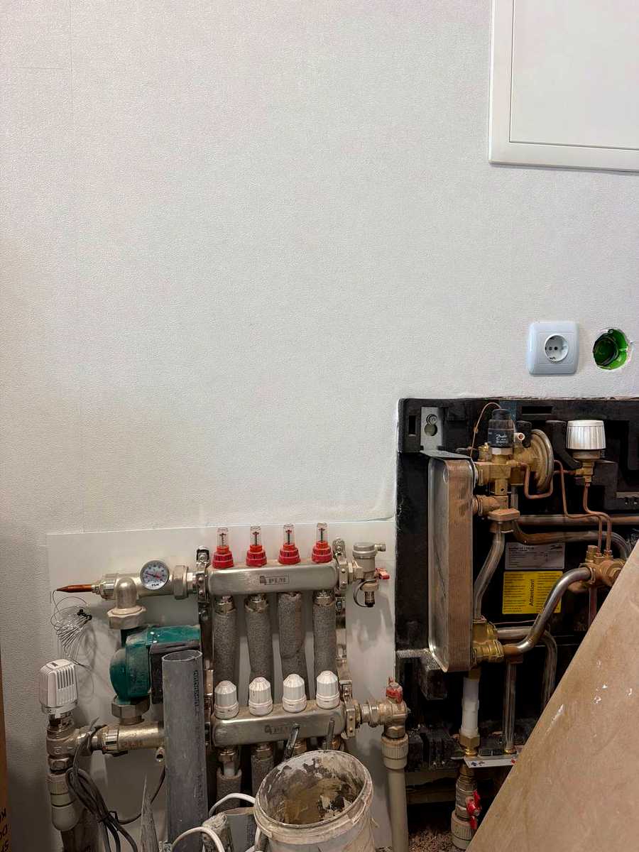 1878397157832389