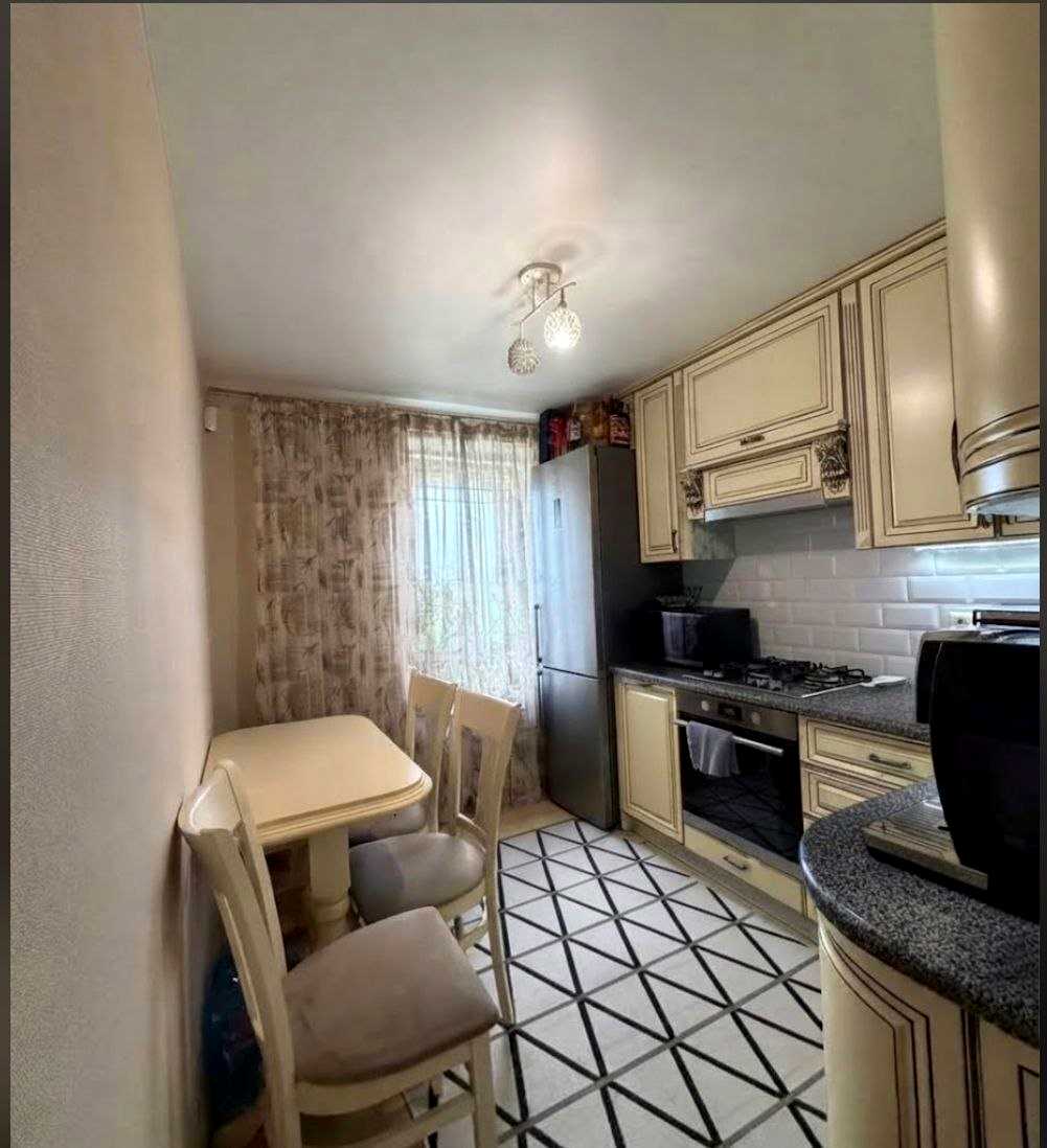 1878397245716905