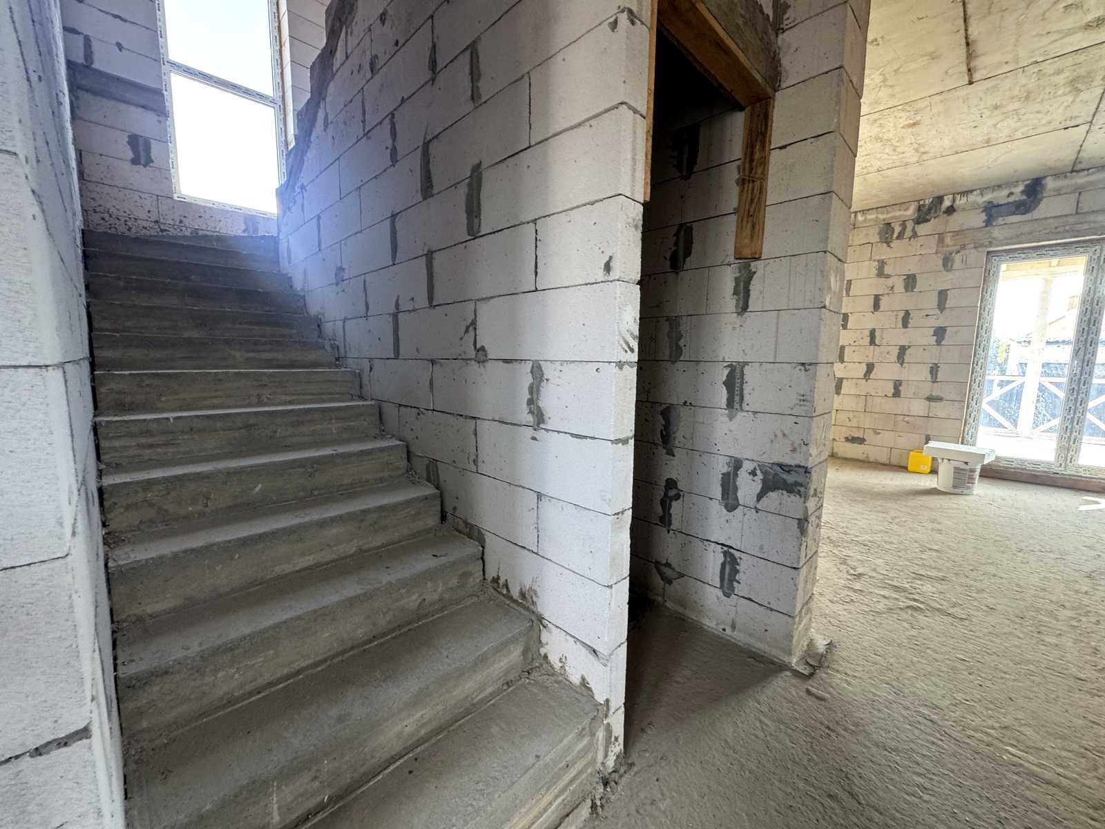 1878398325615184