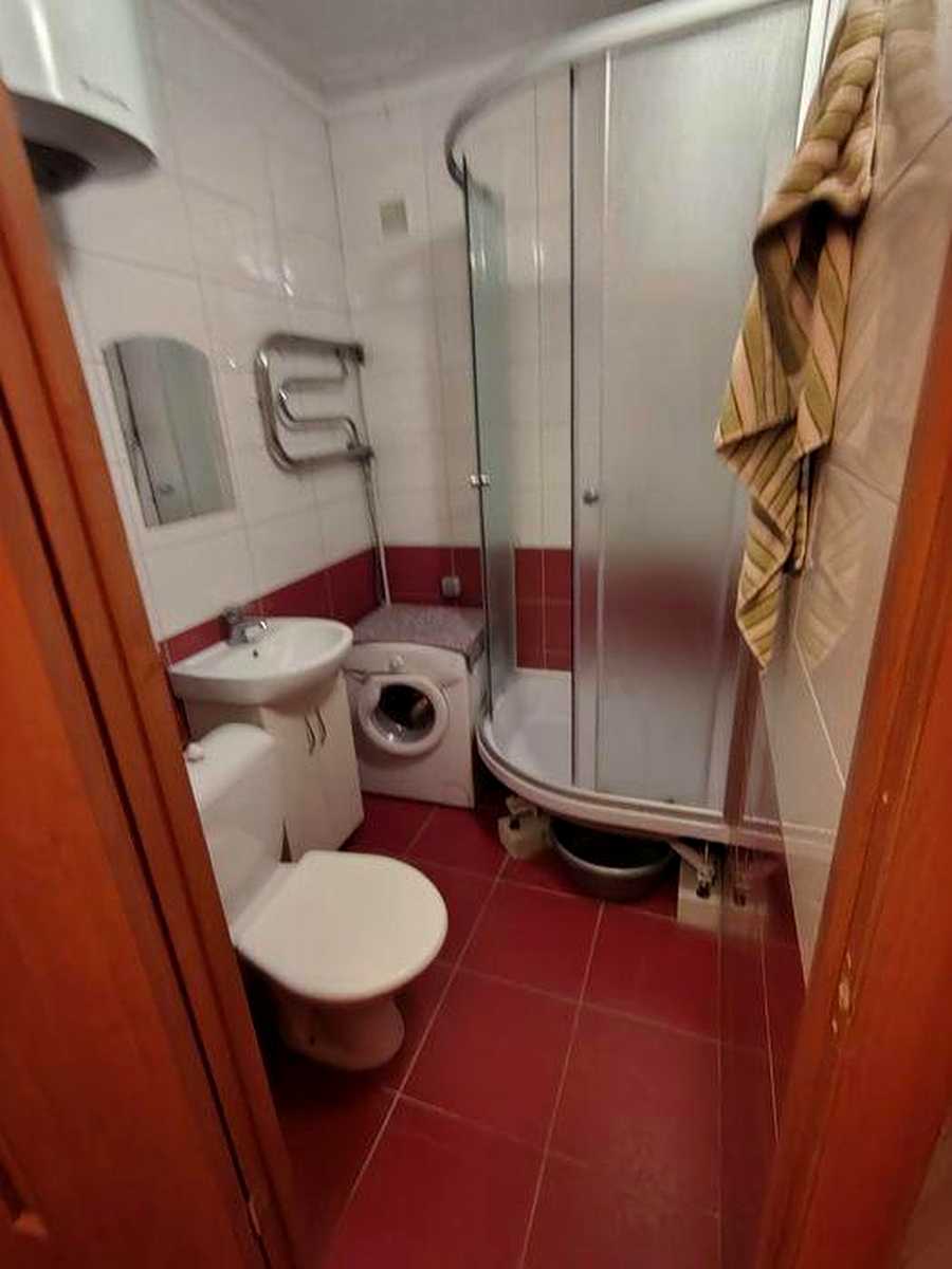 1878398356842379