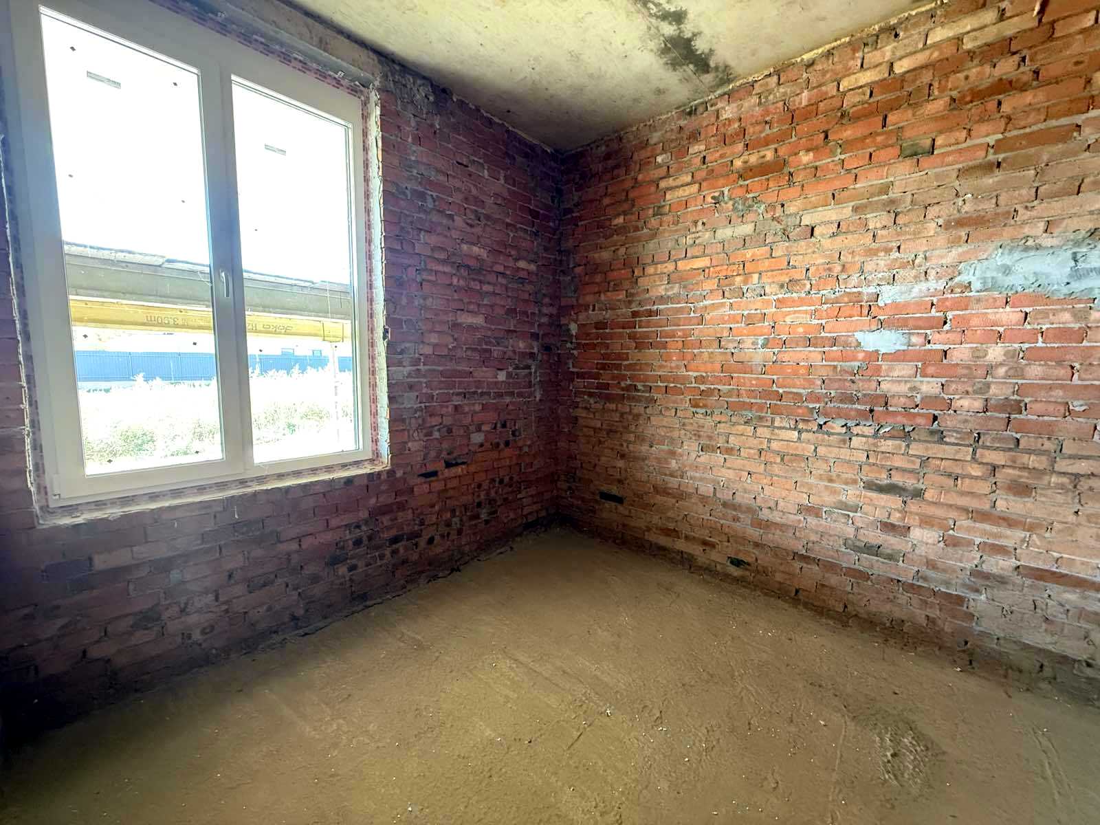 1878398358708676