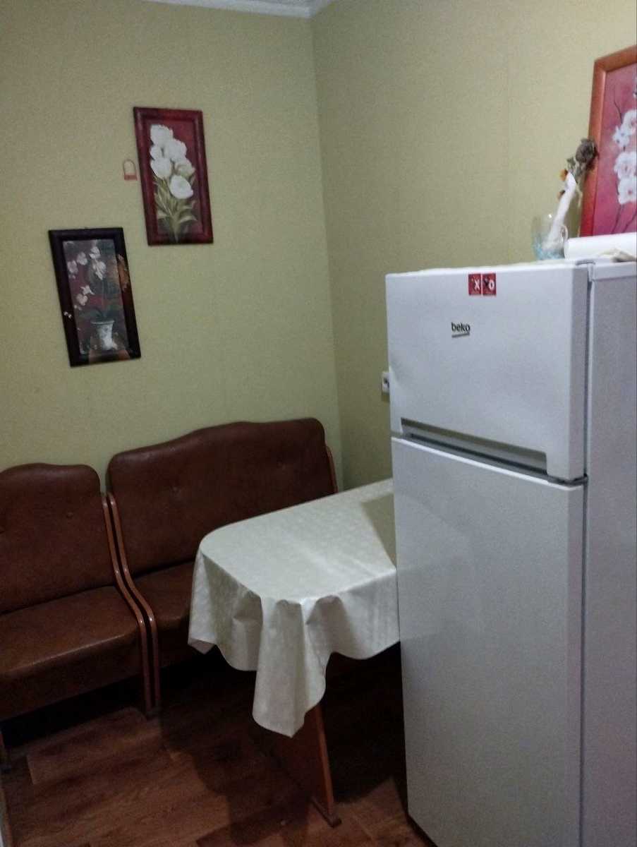 1878398456976112