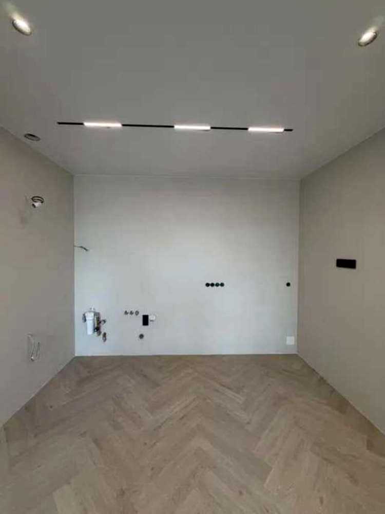 1878398604017541