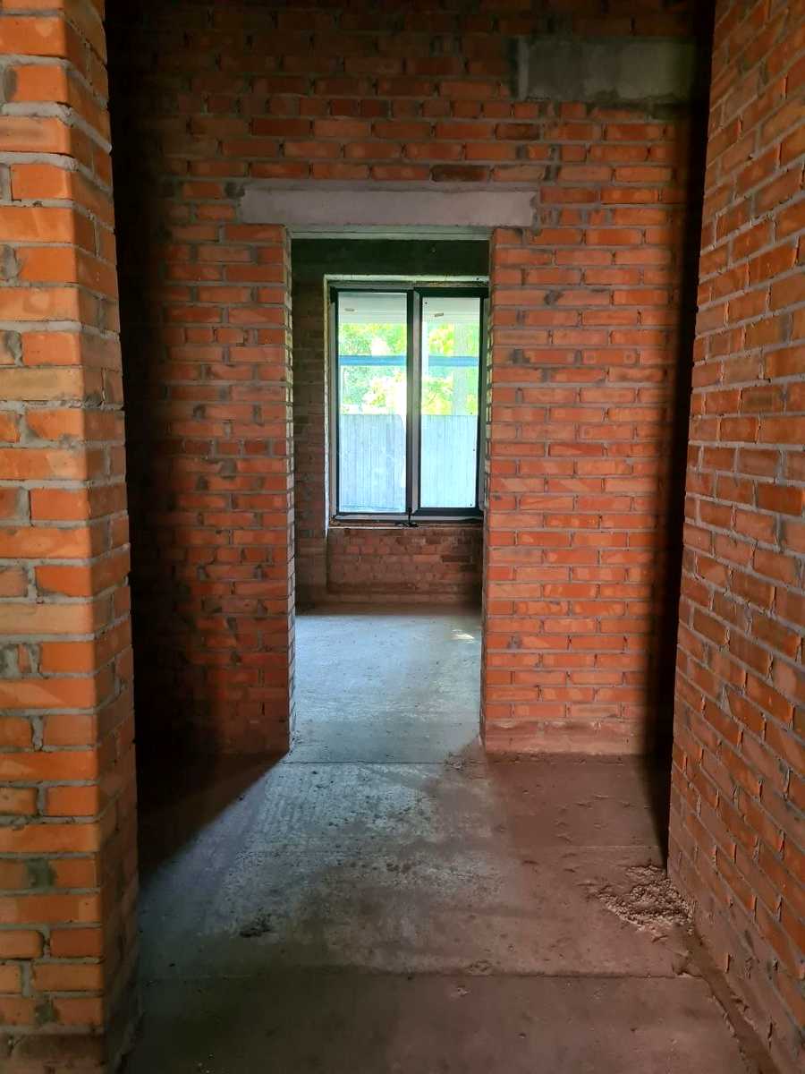 1878398632341883