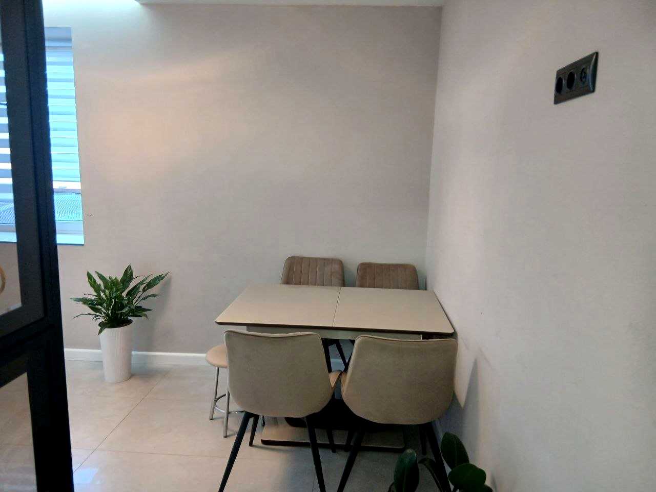 1878398891644215