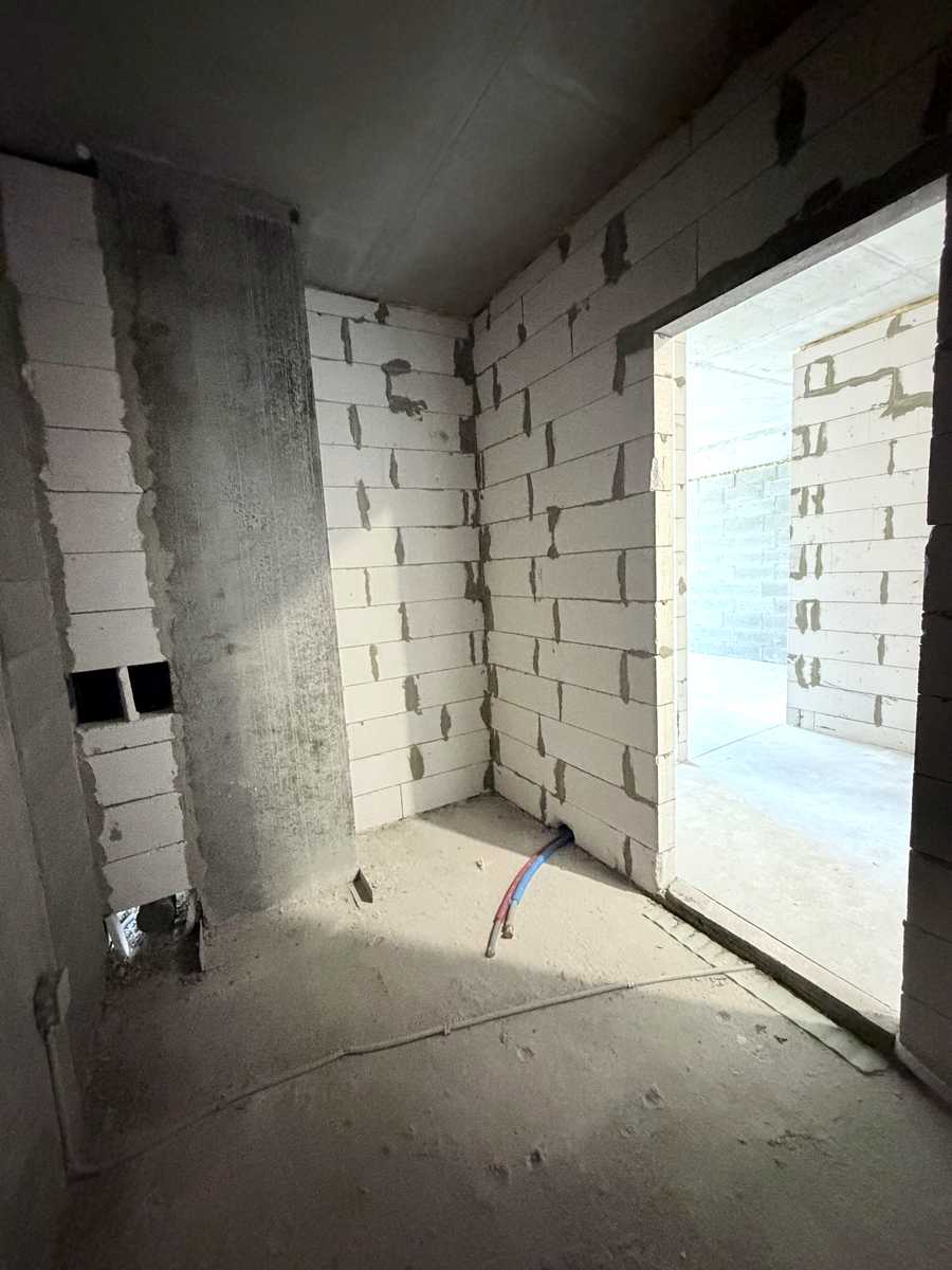 1878399078703077